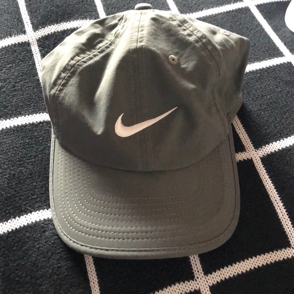 Nike Accessories - Nike Running Cap